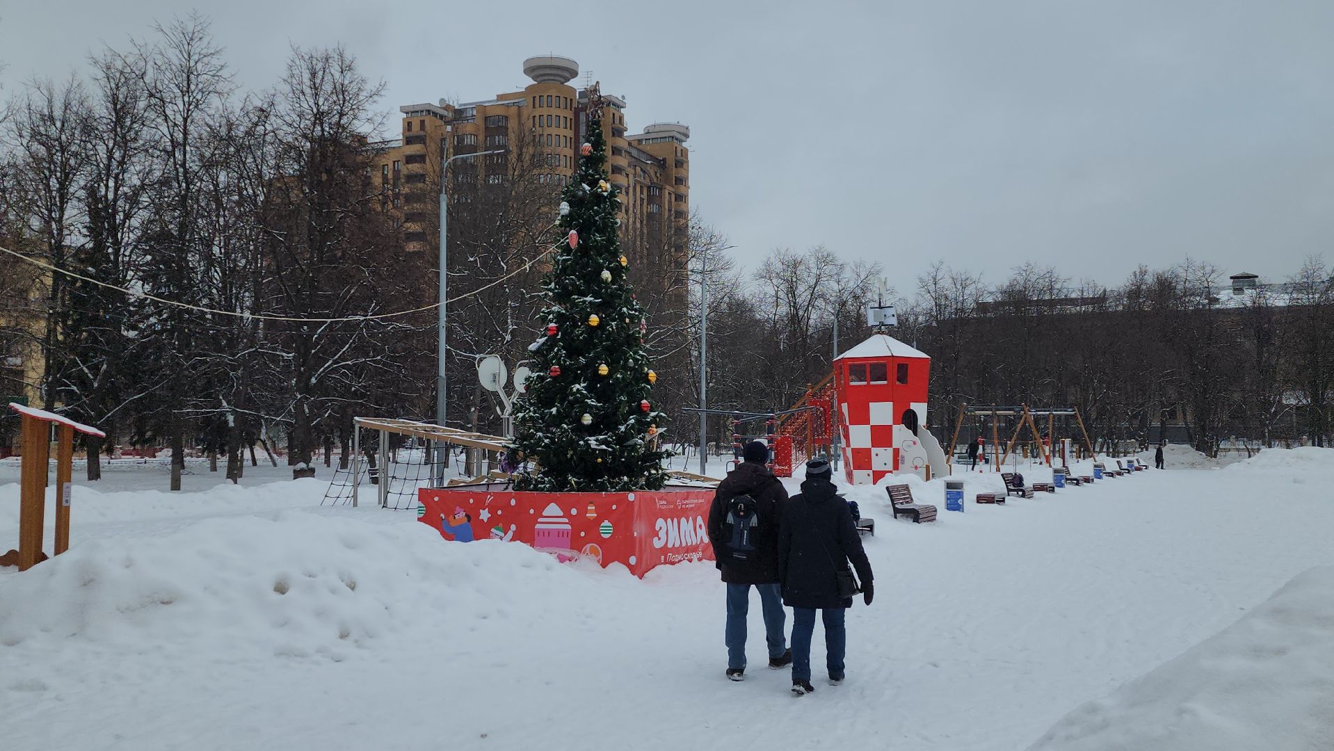 новый год, бульвар Маяковского, елка, улица Фрунзе, Дед Мороз, гирлянды, МБУ Городское хозяйство,сквер 28 квартал,