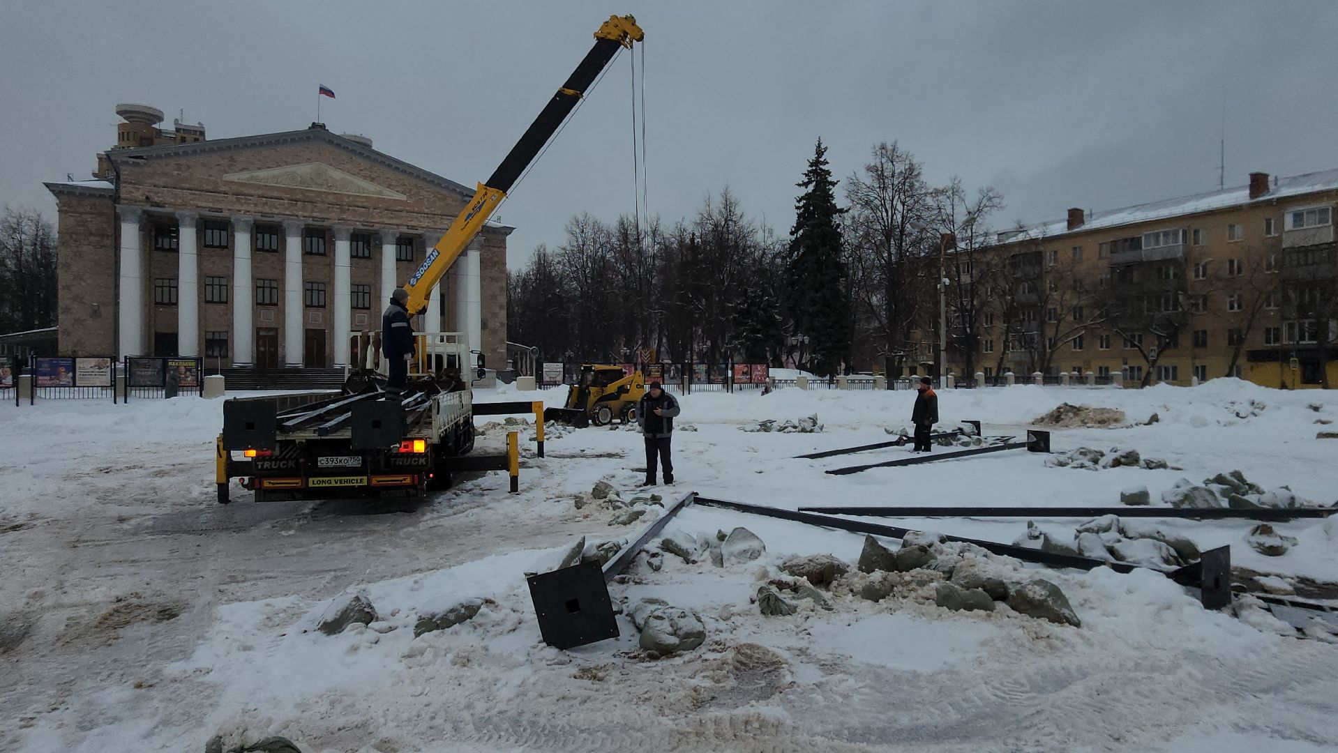 новый год, бульвар Маяковского, елка, улица Фрунзе, Дед Мороз, гирлянды, МБУ Городское хозяйство,сквер 28 квартал,