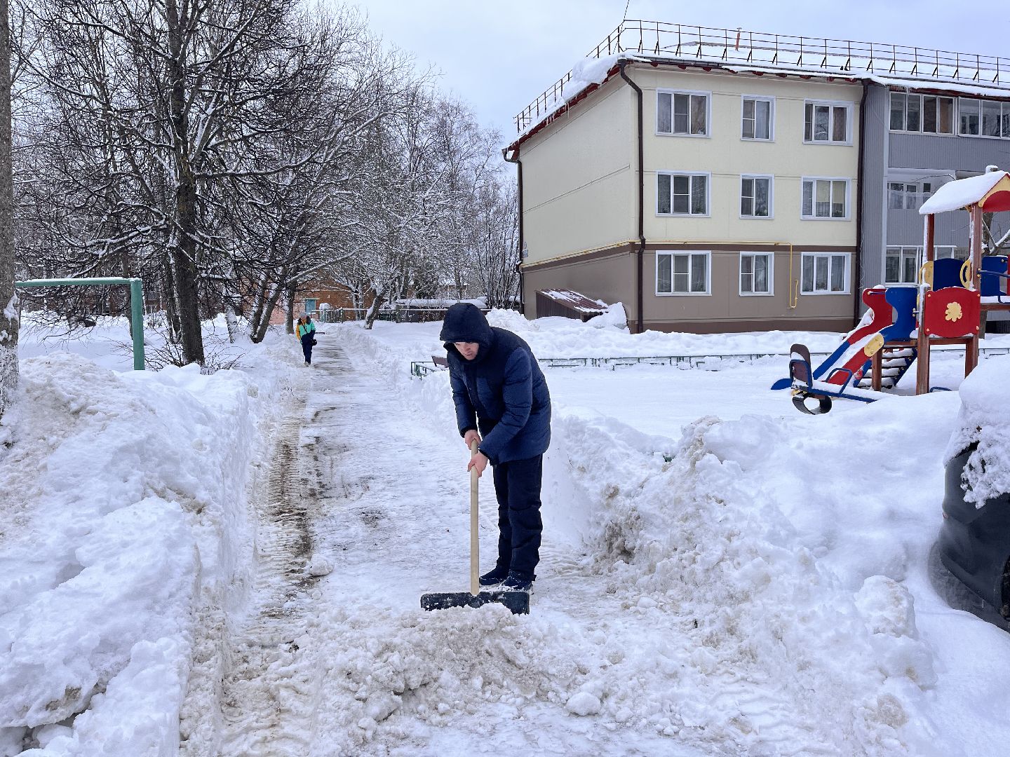 шаховская, снег, уборка дворов,
