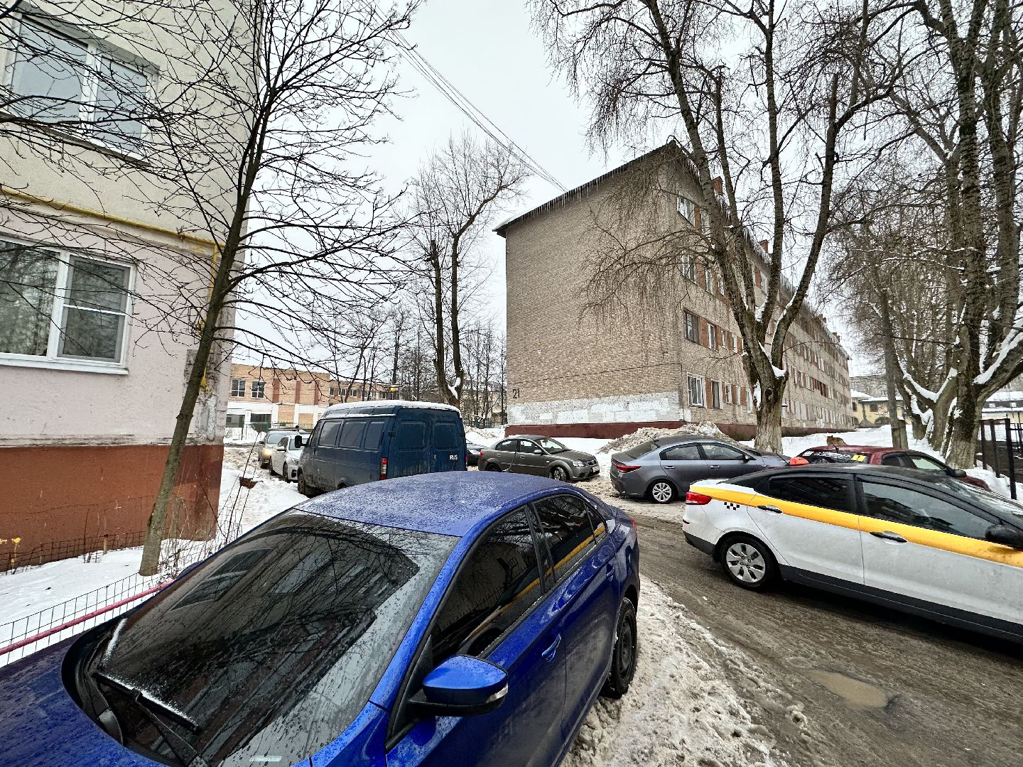 парковка у дома, администрация наро-фоминска,