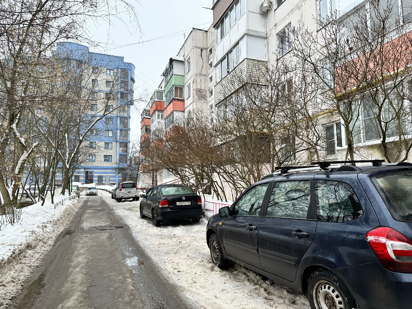 парковка у дома, администрация наро-фоминска,