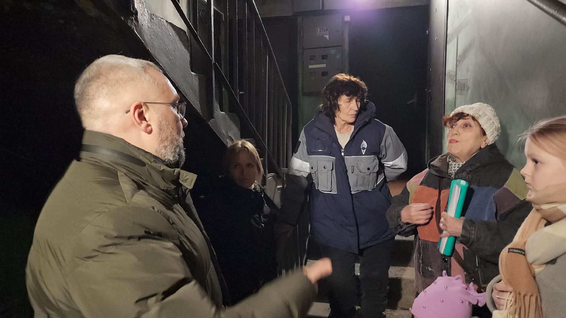 серпухов, улица декабристов, ремонт подъезда, депутат, управляющая компания,