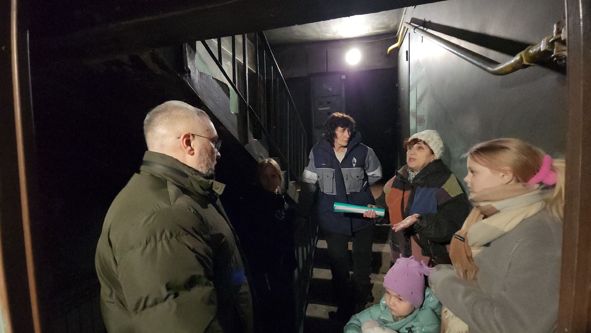 серпухов, улица декабристов, ремонт подъезда, депутат, управляющая компания,