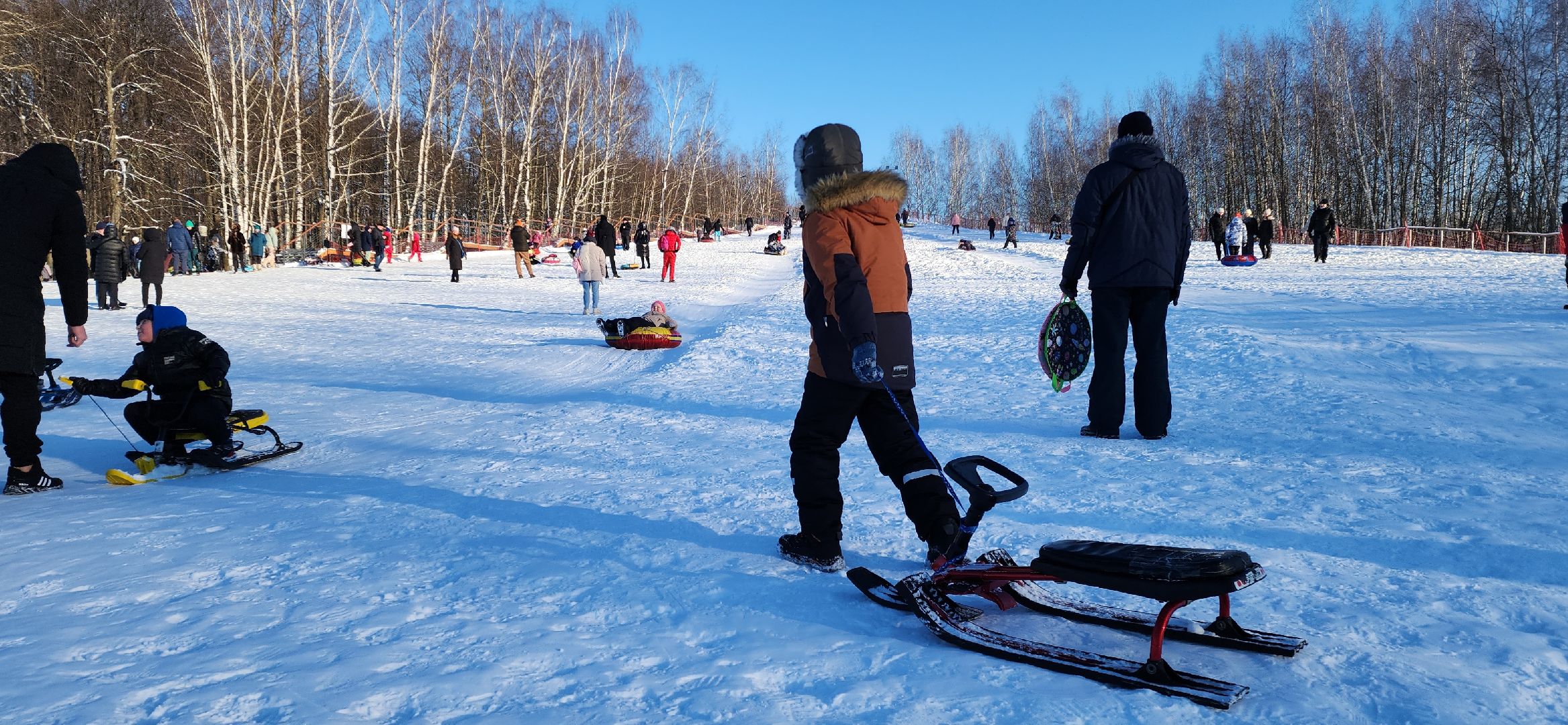 электросталь, парк, снежная горка, зима, зима 2024, зима в парках, зима в подмосковье, безопасность детей,