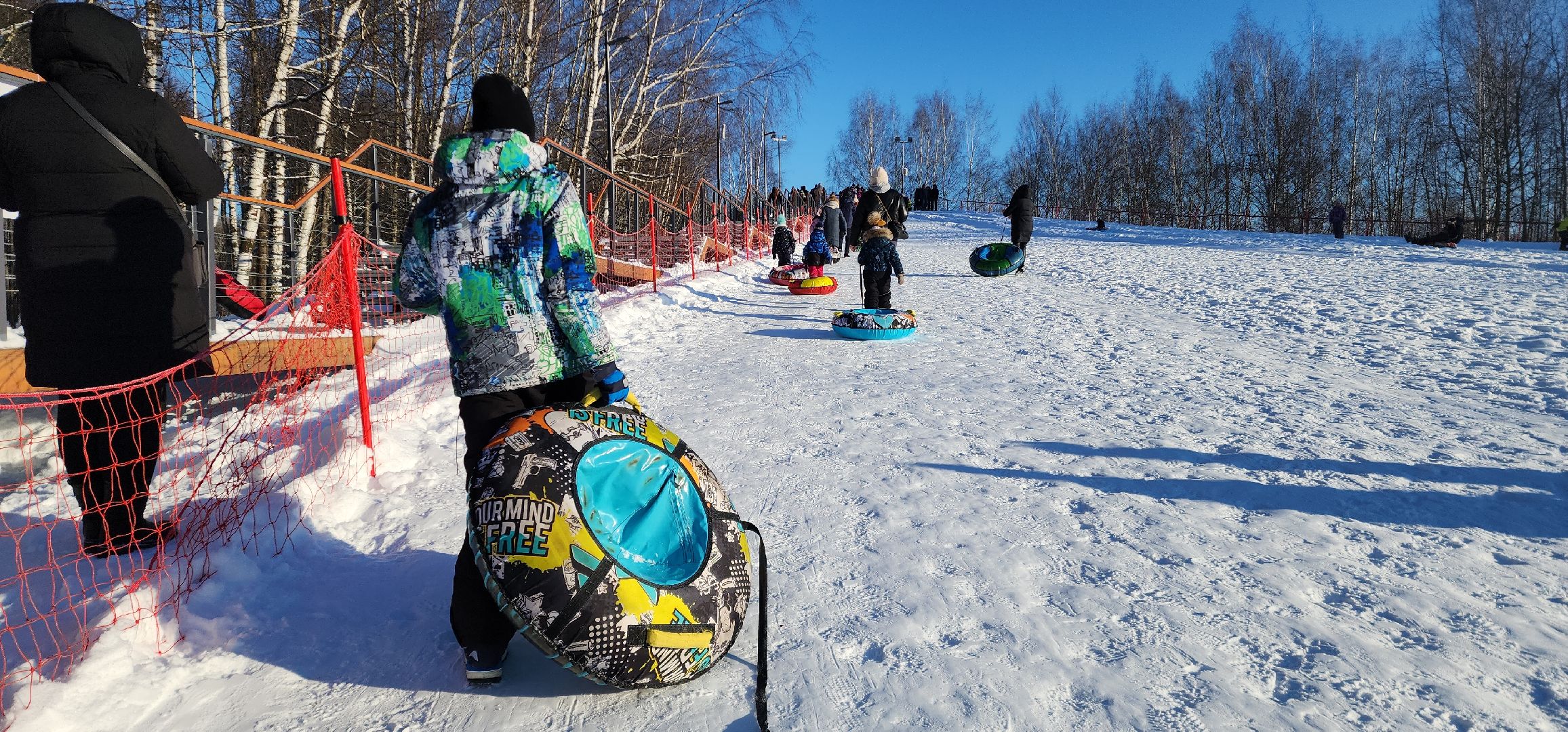 электросталь, парк, снежная горка, зима, зима 2024, зима в парках, зима в подмосковье, безопасность детей,