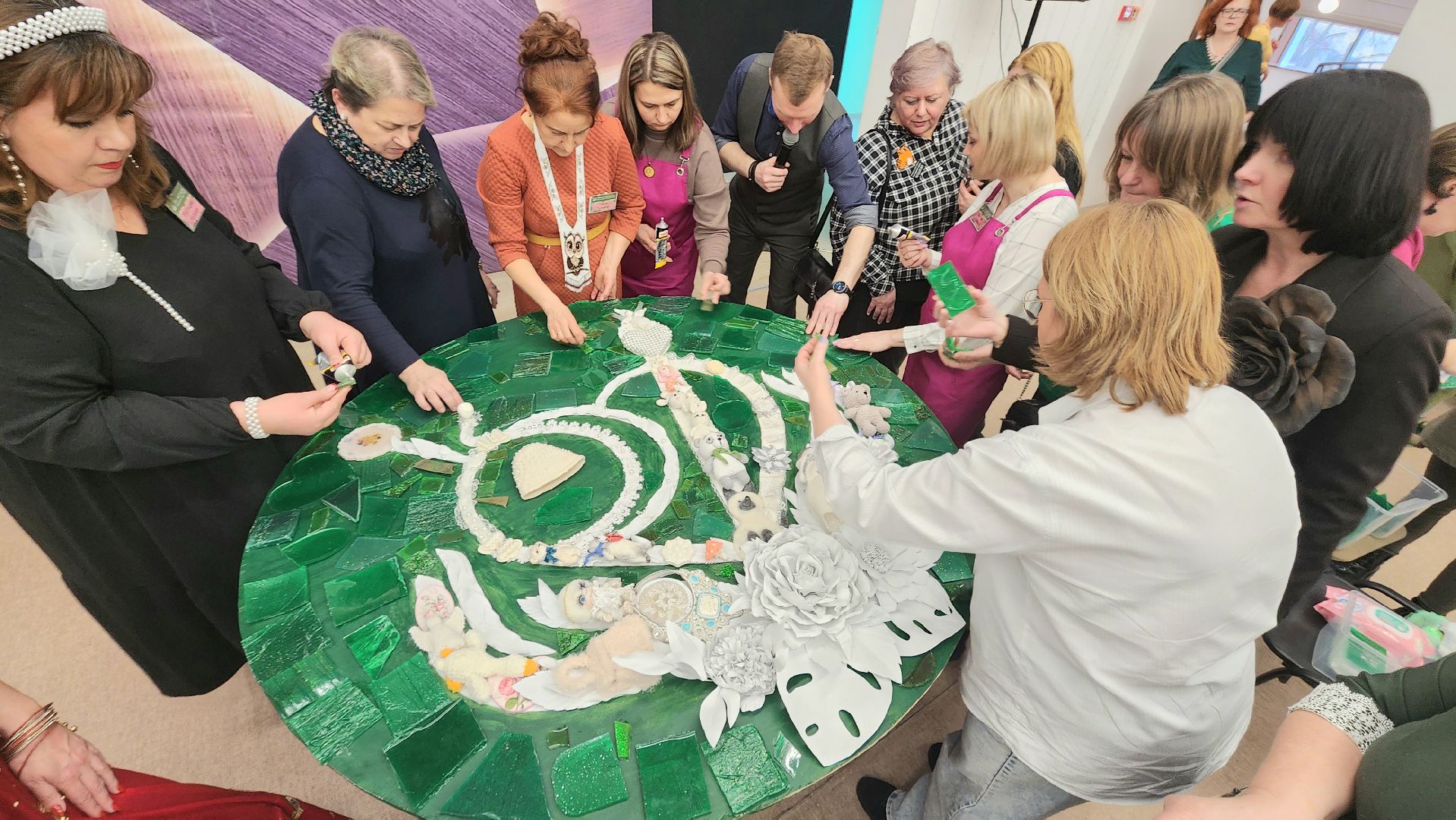 книга рекордов Подмосковья, самая большая брошь, Домодедово, рекорд россии, Рекорд, подмосковье, ручная работа, юбилей, сертификат, ДКиС Мир,