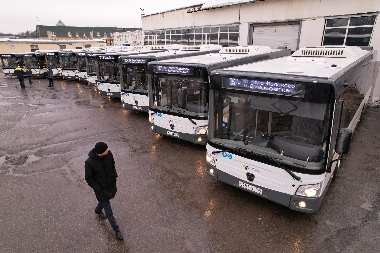 видео с коптера, автобус,