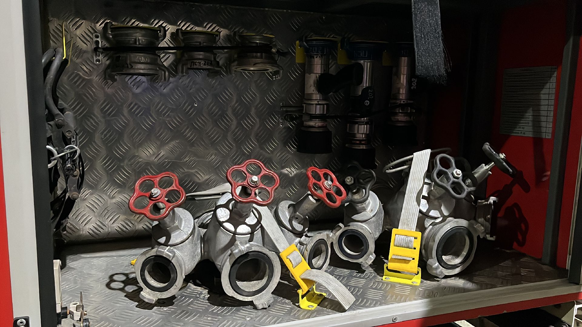 пожарные, пожарные автомобили, волонтеры, экскурсия,