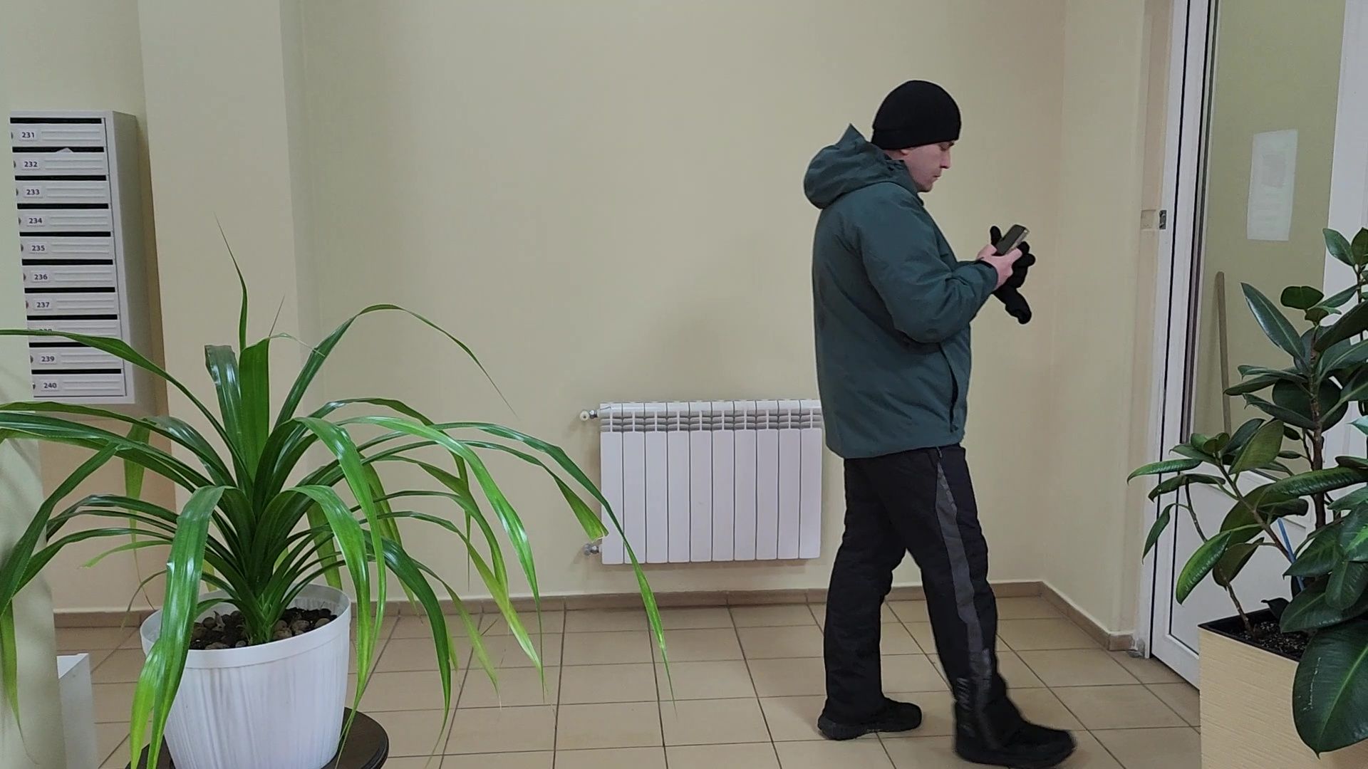 Реутов, ЖКХ, ремонт подъезда, плитка на стенах, жители выбирают,