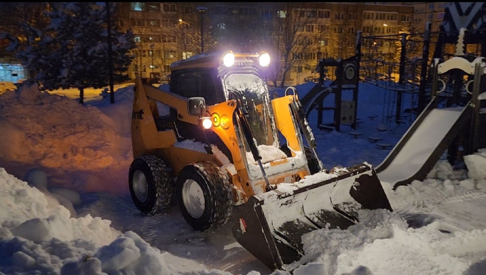 Подмосковье, Городской округ Пушкинский, Ивантеевка, городское хозяйство ивантеевка, циклон ольга, снегопад, уборка снега, уборка общественных территорий,