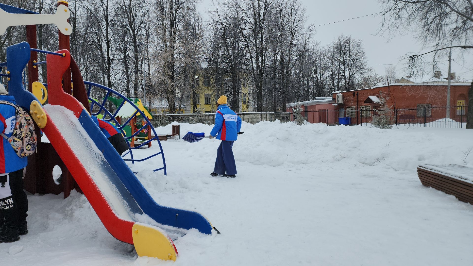 электросталь, мой город, волонтеры, волонтеры подмосковья, волонтерское движение, жкх, жкх подмосковья, уборка, уборка снега, уборка общественных территорий,