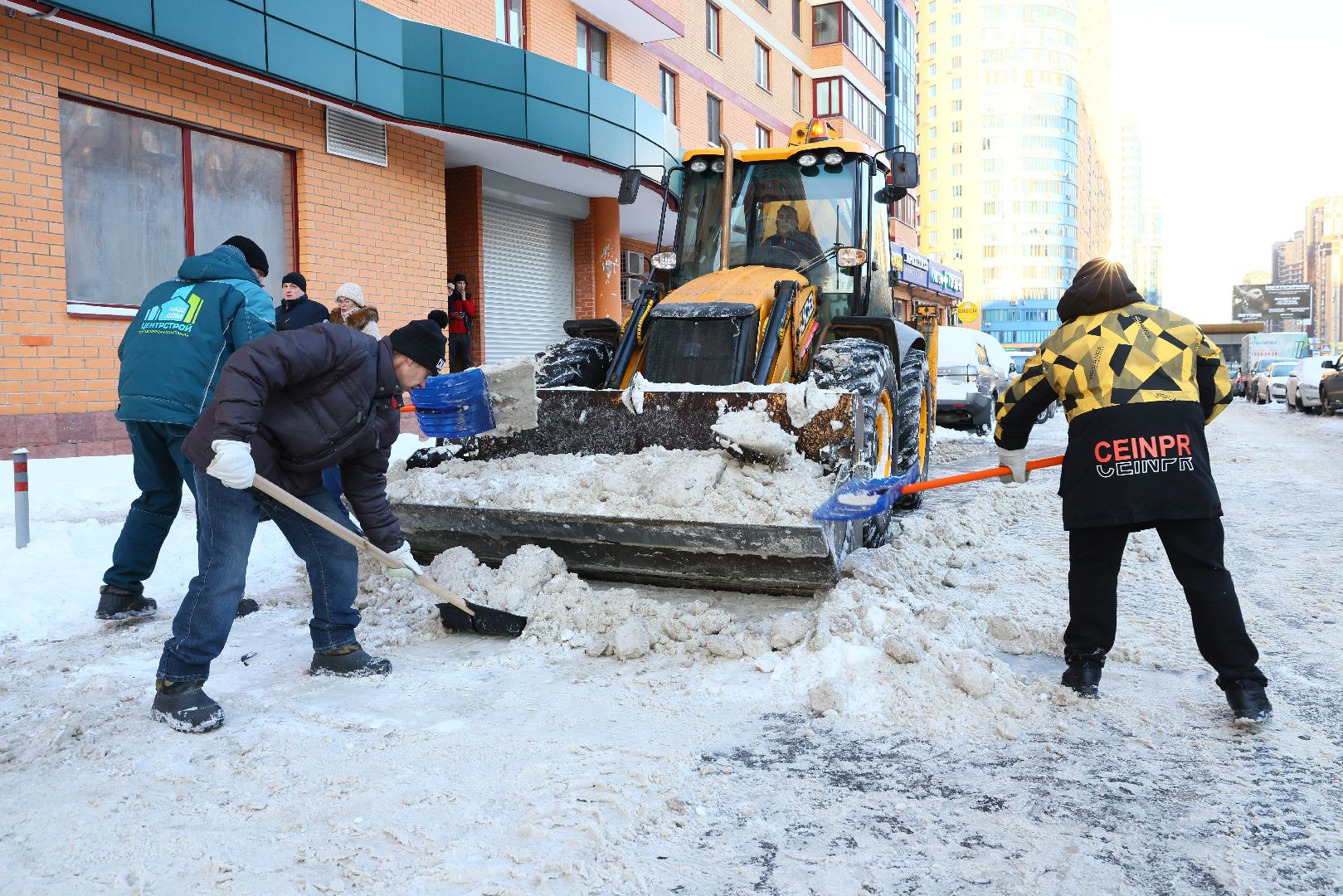 Реутов, ЖКХ, снегопад, Ольга, уборка, трактор, бобкэт, дворники,