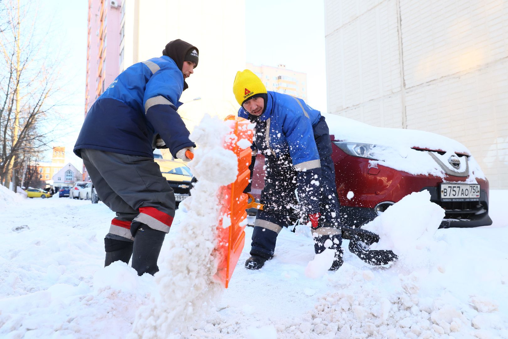 Реутов, ЖКХ, снегопад, Ольга, уборка, трактор, бобкэт, дворники,