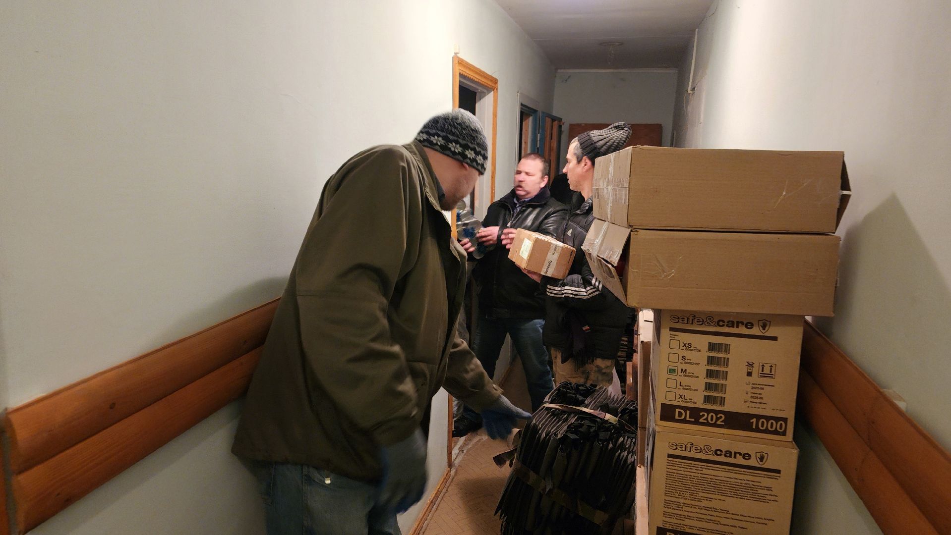 протвино, гуманитарная помощь, медикаменты, жители, мужчины,