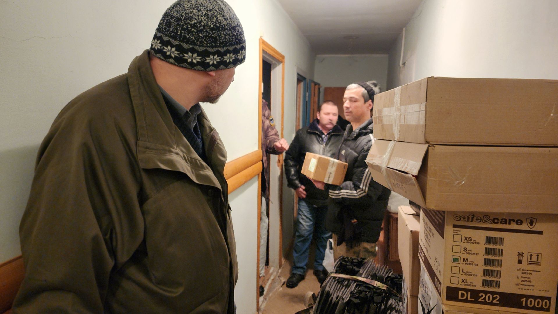 протвино, гуманитарная помощь, медикаменты, жители, мужчины,