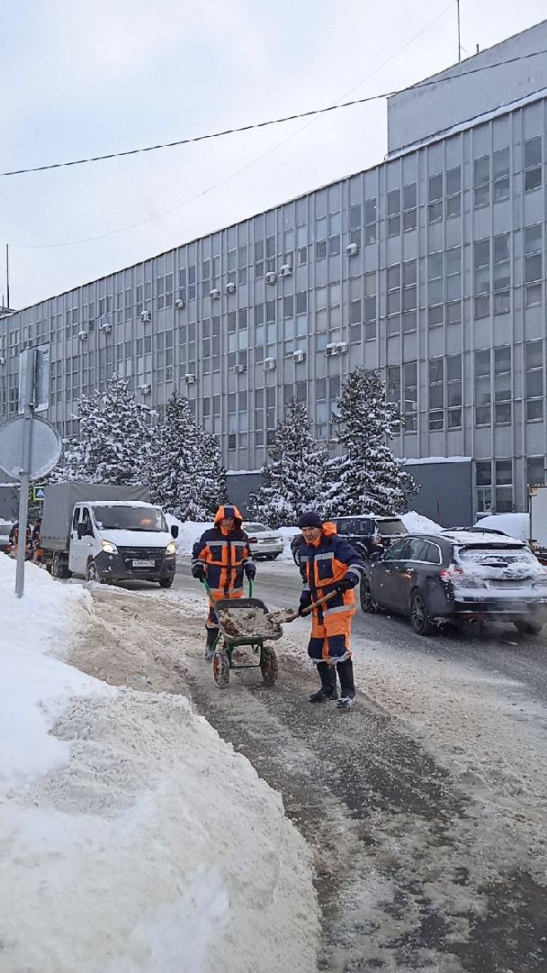 пушкино, снегоуборочная техника, уборка дворов, циклон ольга, снегопад,