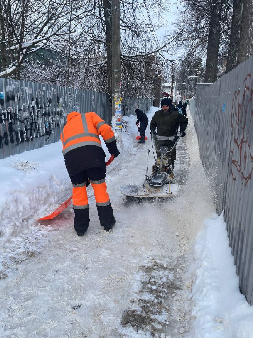 пушкино, снегоуборочная техника, уборка дворов, циклон ольга, снегопад,