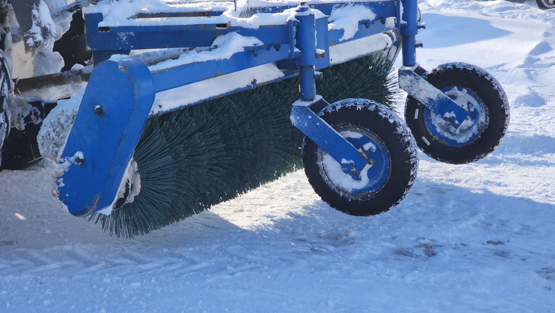 уборка дворов, уборка снега, ольга, снегопад ольга, коммунальная техника, коммунальщики, руза, рузский городской округ,