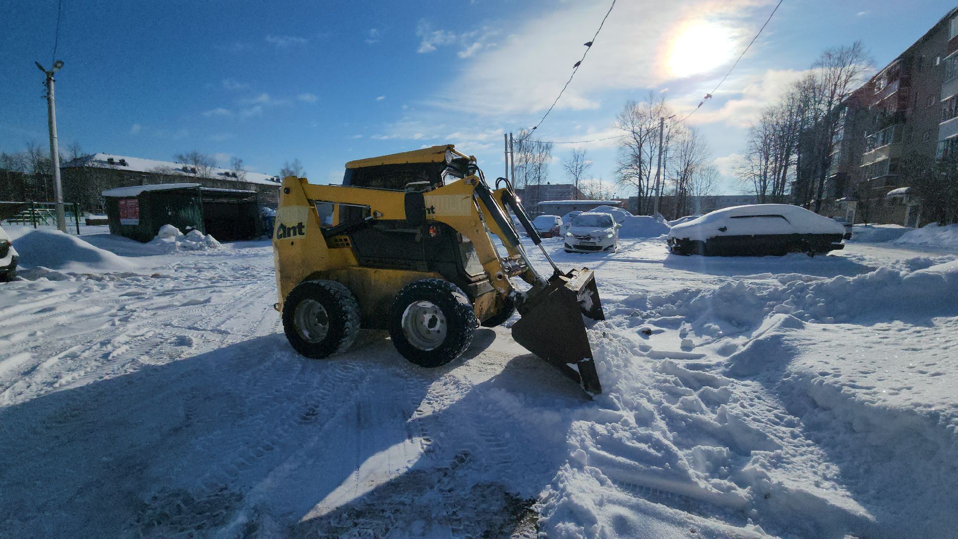 уборка дворов, уборка снега, ольга, снегопад ольга, коммунальная техника, коммунальщики, руза, рузский городской округ,