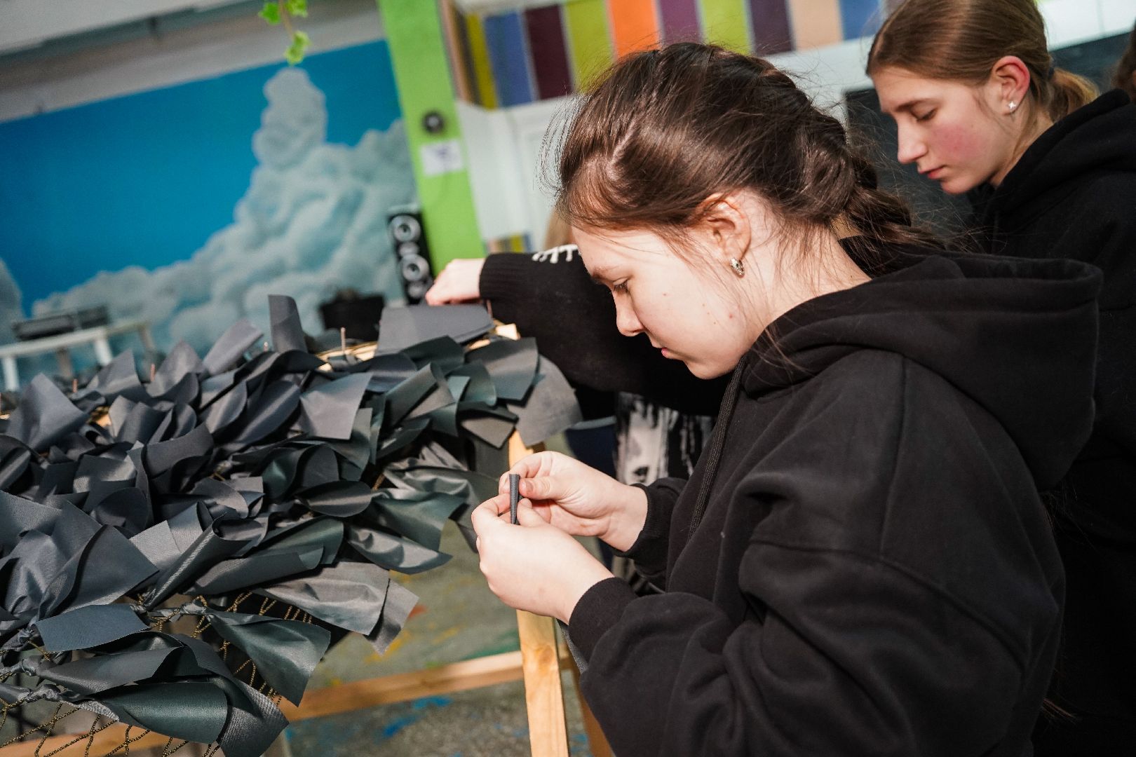 волонтеры, Большая Шатура, КМЦ, активное долголетие, маскировочные сети, блиндажные свечи, гуманитарка,