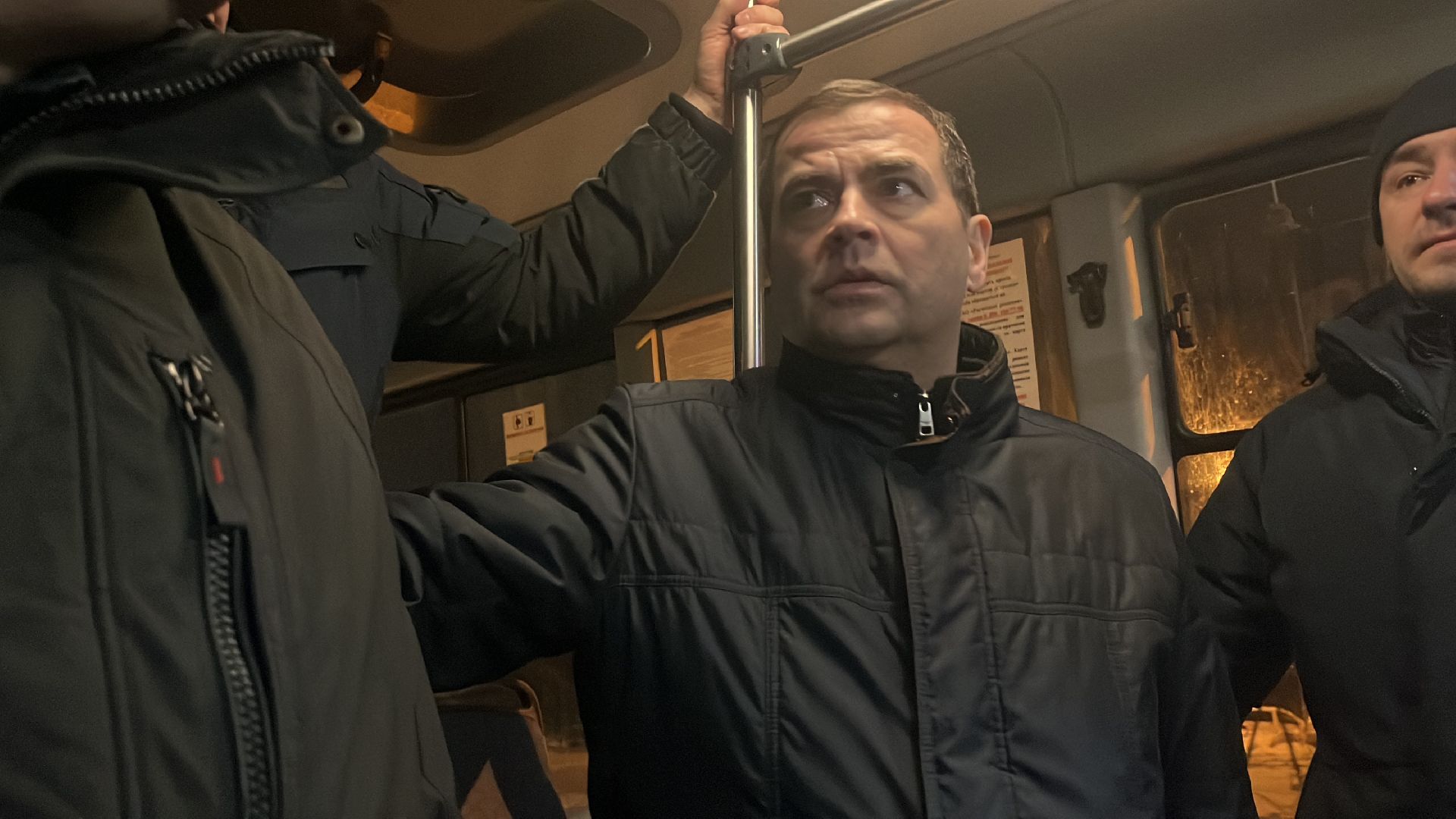 автобусные остановки, транспорт, выездная администрация,