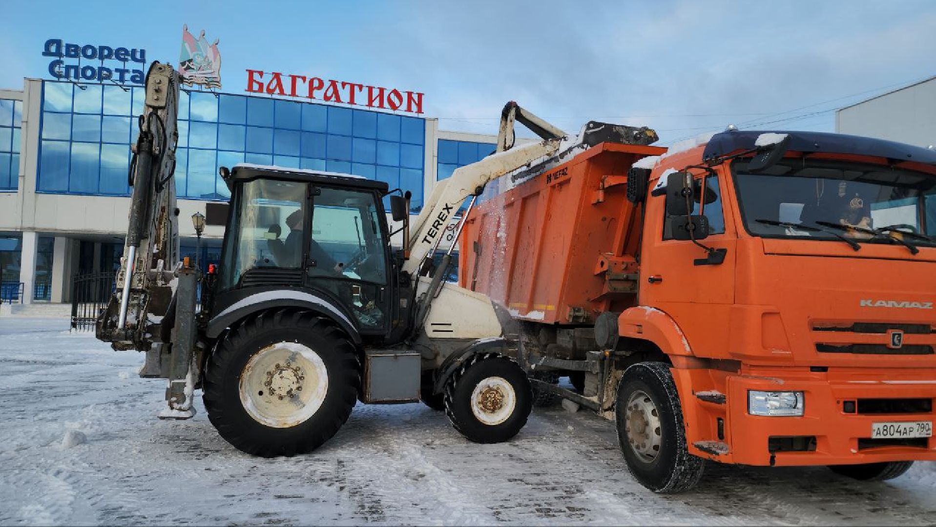можайск, можайский городской округ, подмосковье, снег, циклон ольга, снегопад, уборка снега, техника, дворы, дороги, жители,