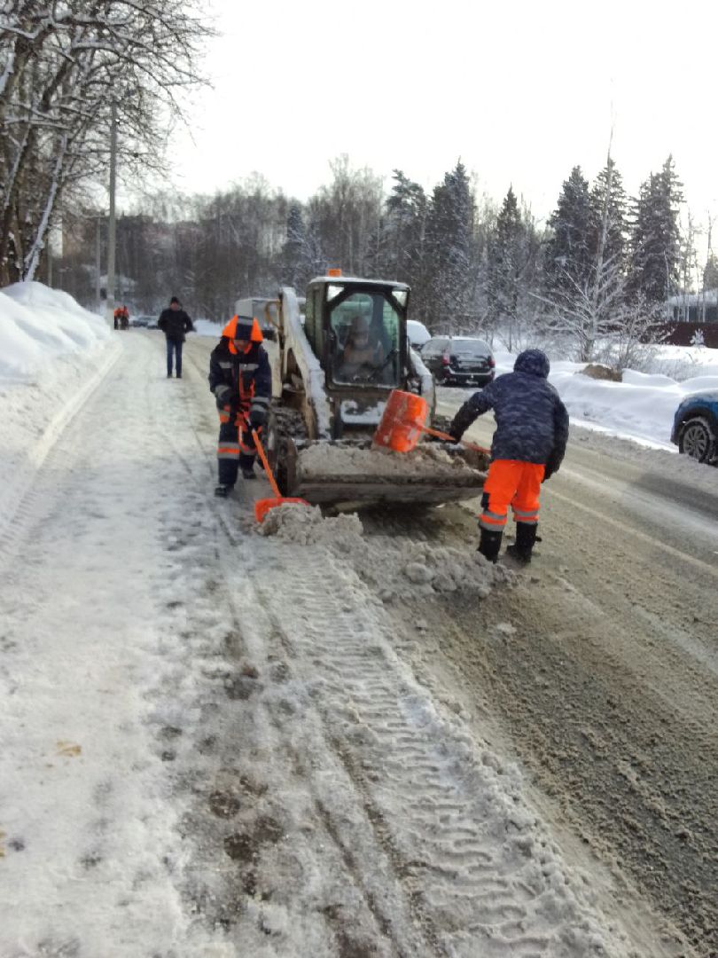 пушкино, снег, циклон ольга, уборка дворов, уборка снега,