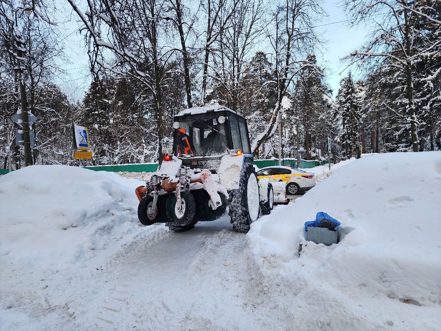 пушкино, снег, циклон ольга, уборка дворов, уборка снега,