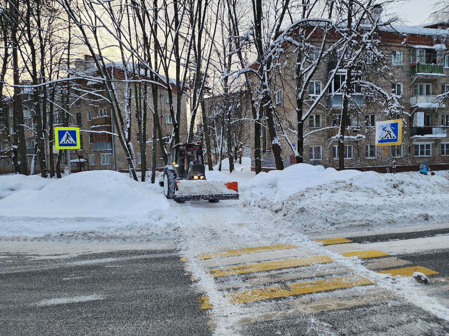 пушкино, снег, циклон ольга, уборка дворов, уборка снега,