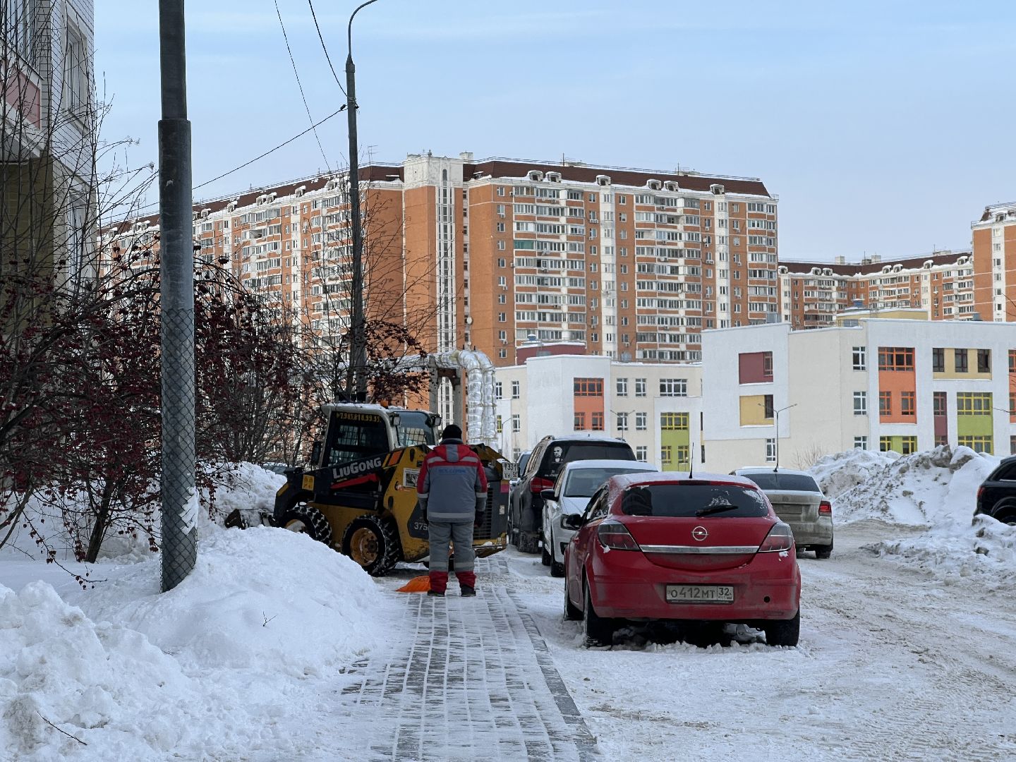 химки, снегопад, уборка дворов, уборка снега,