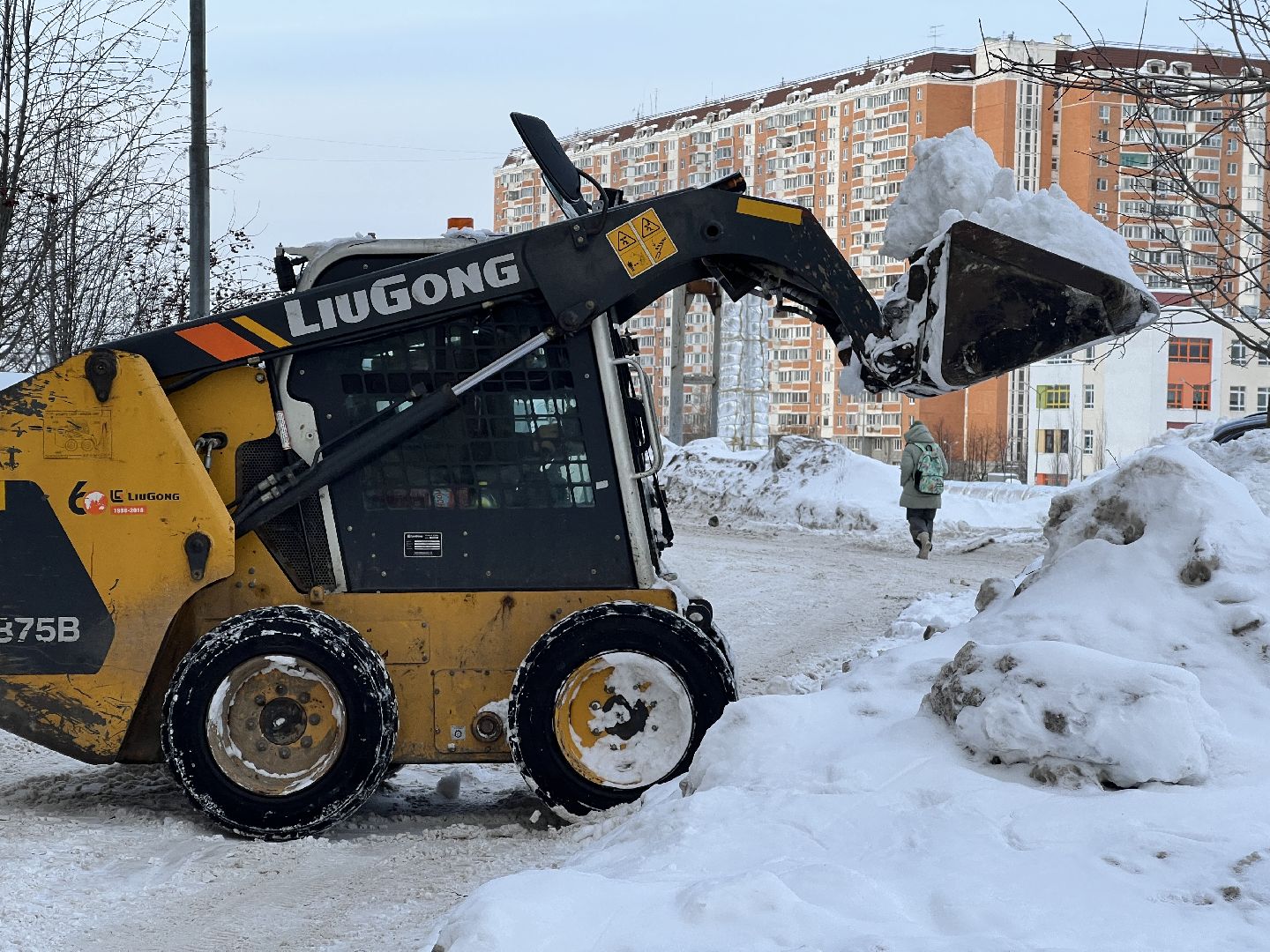 химки, снегопад, уборка дворов, уборка снега,