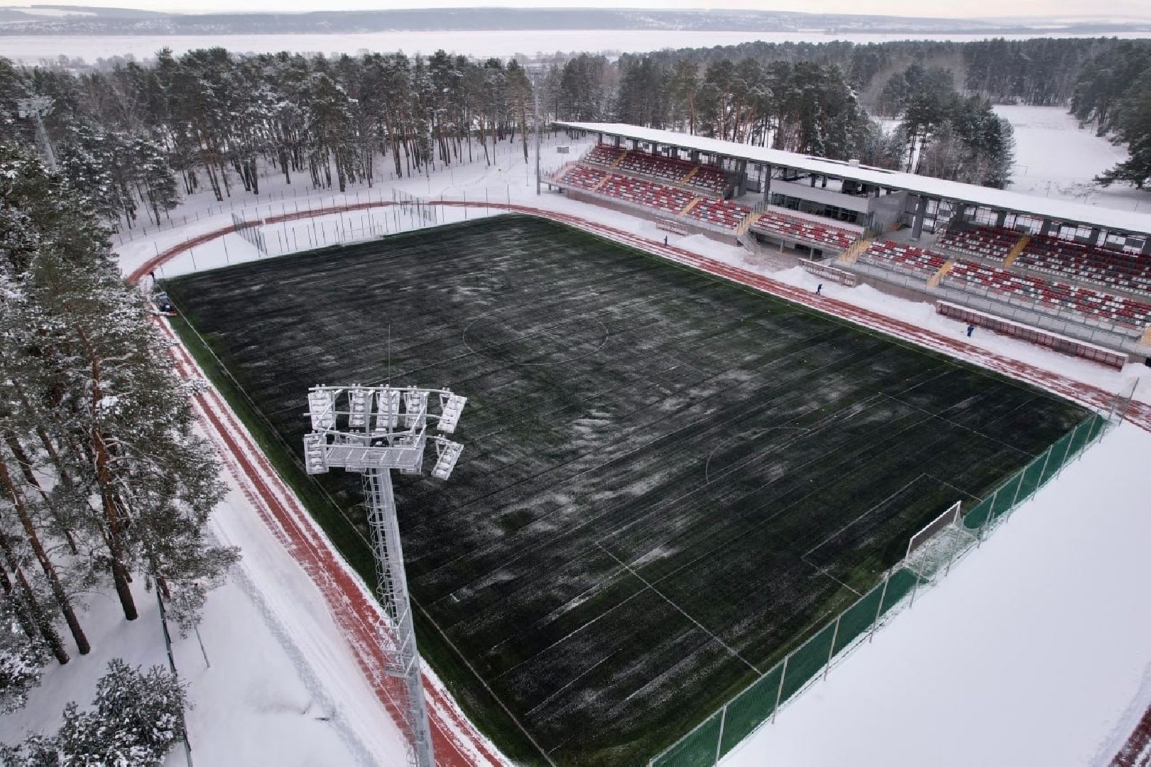 Серпухов, Подмосковье, стадион Спартак, поле с подогревом, футбол, спорт, спорт в подмосковье,