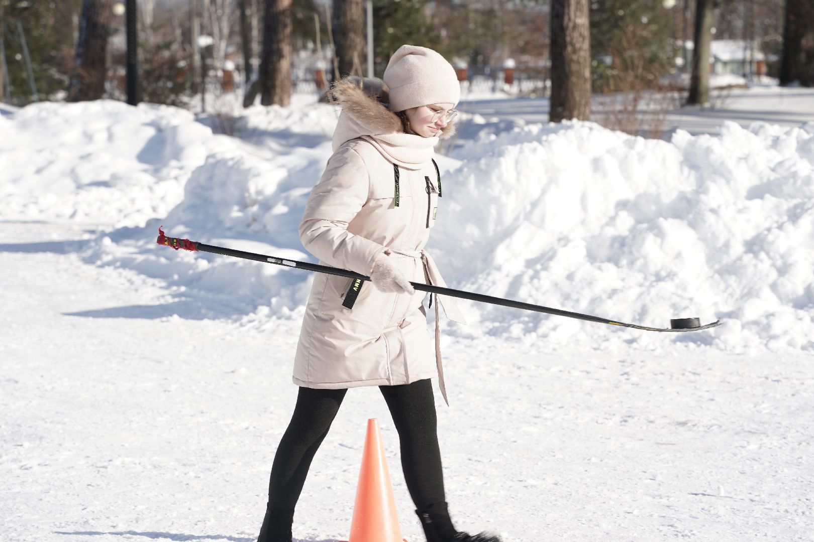 Рошаль, стартуют все, парк Крестов брод, зима в Подмомсковье, зима в парке, Большая Шатура, скандинавская ходьба, футбол на снегу, хоккей на снегу, спорт, активное долголетие,