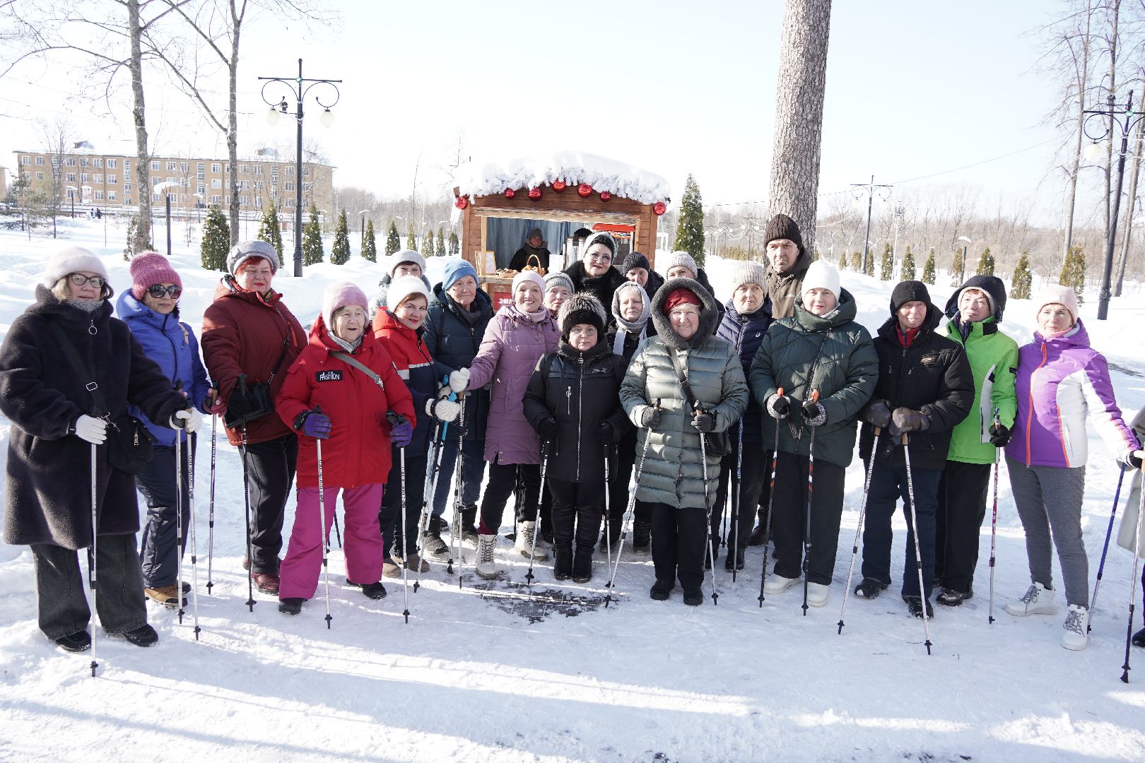 Рошаль, стартуют все, парк Крестов брод, зима в Подмомсковье, зима в парке, Большая Шатура, скандинавская ходьба, футбол на снегу, хоккей на снегу, спорт, активное долголетие,