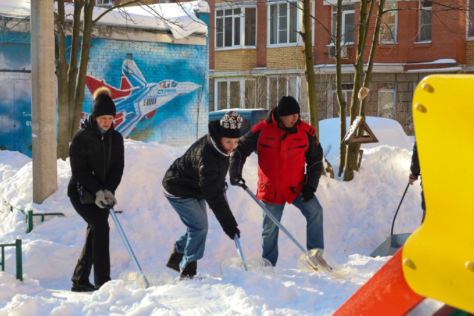 субботник, уборка снега, уборка дворов,