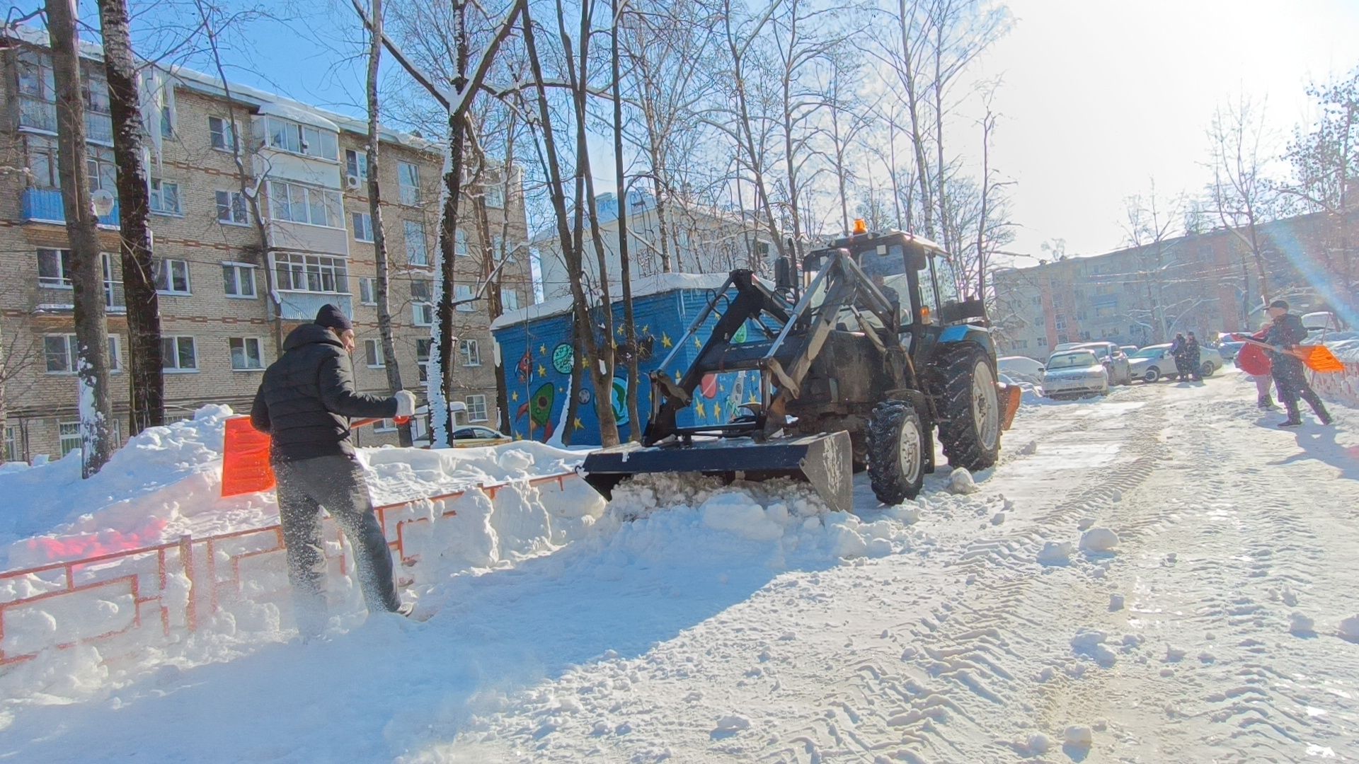 субботник, уборка снега, уборка дворов,