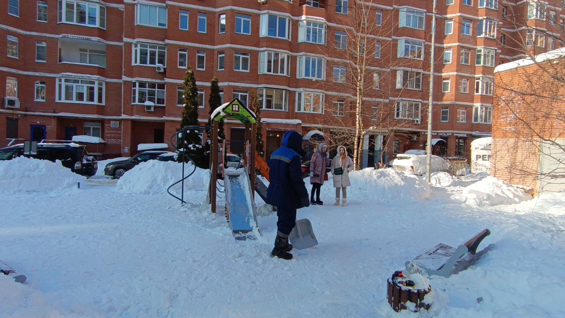 субботник, уборка снега, уборка дворов,