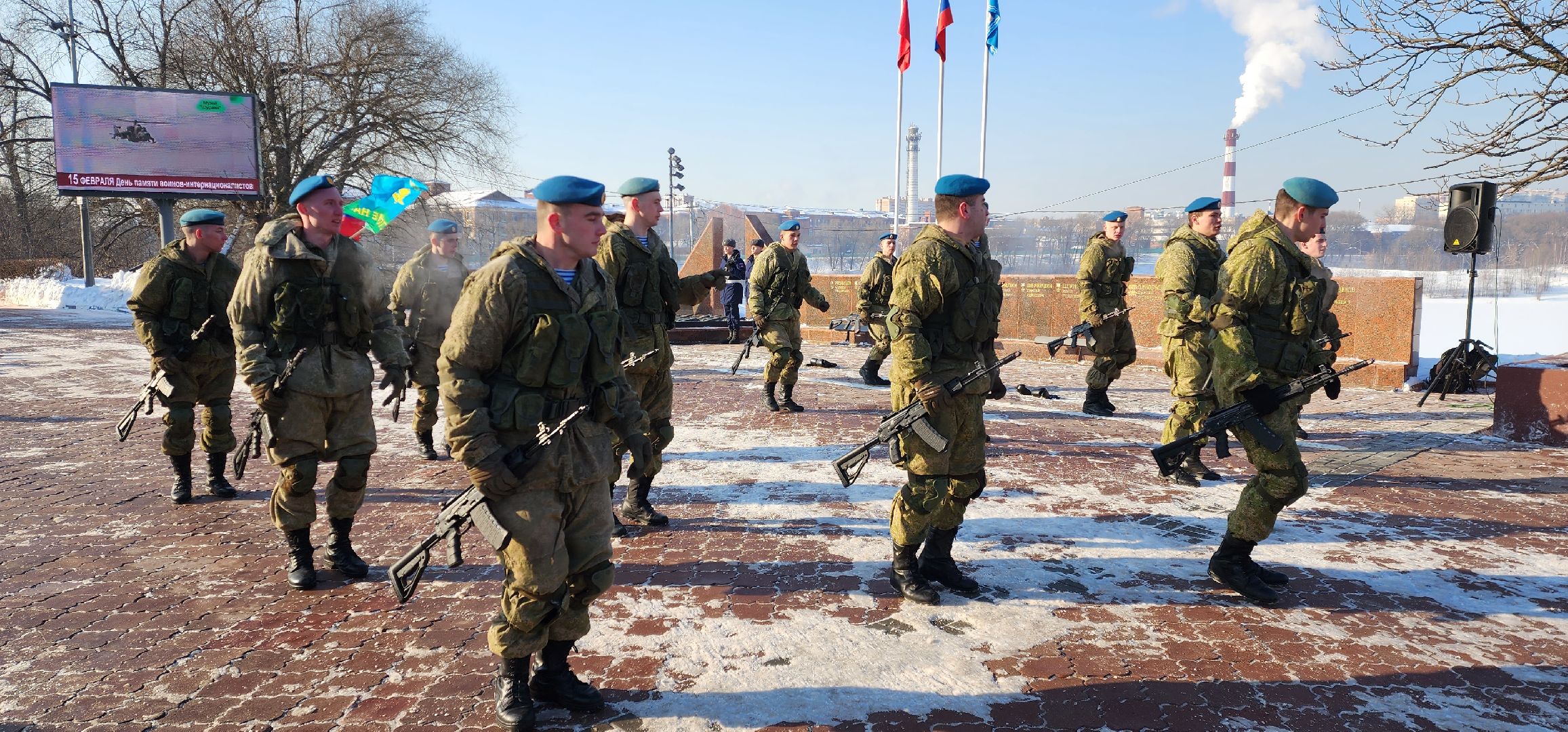 раменское, общество, памятное мероприятие на площади Победы, показательные выступления десантников,