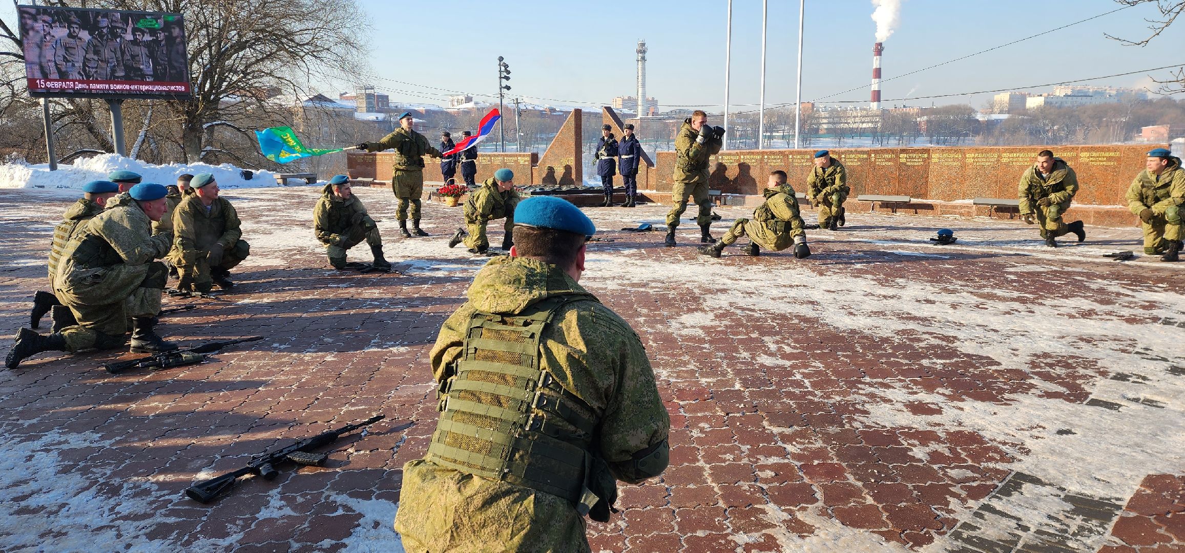 раменское, общество, памятное мероприятие на площади Победы, показательные выступления десантников,