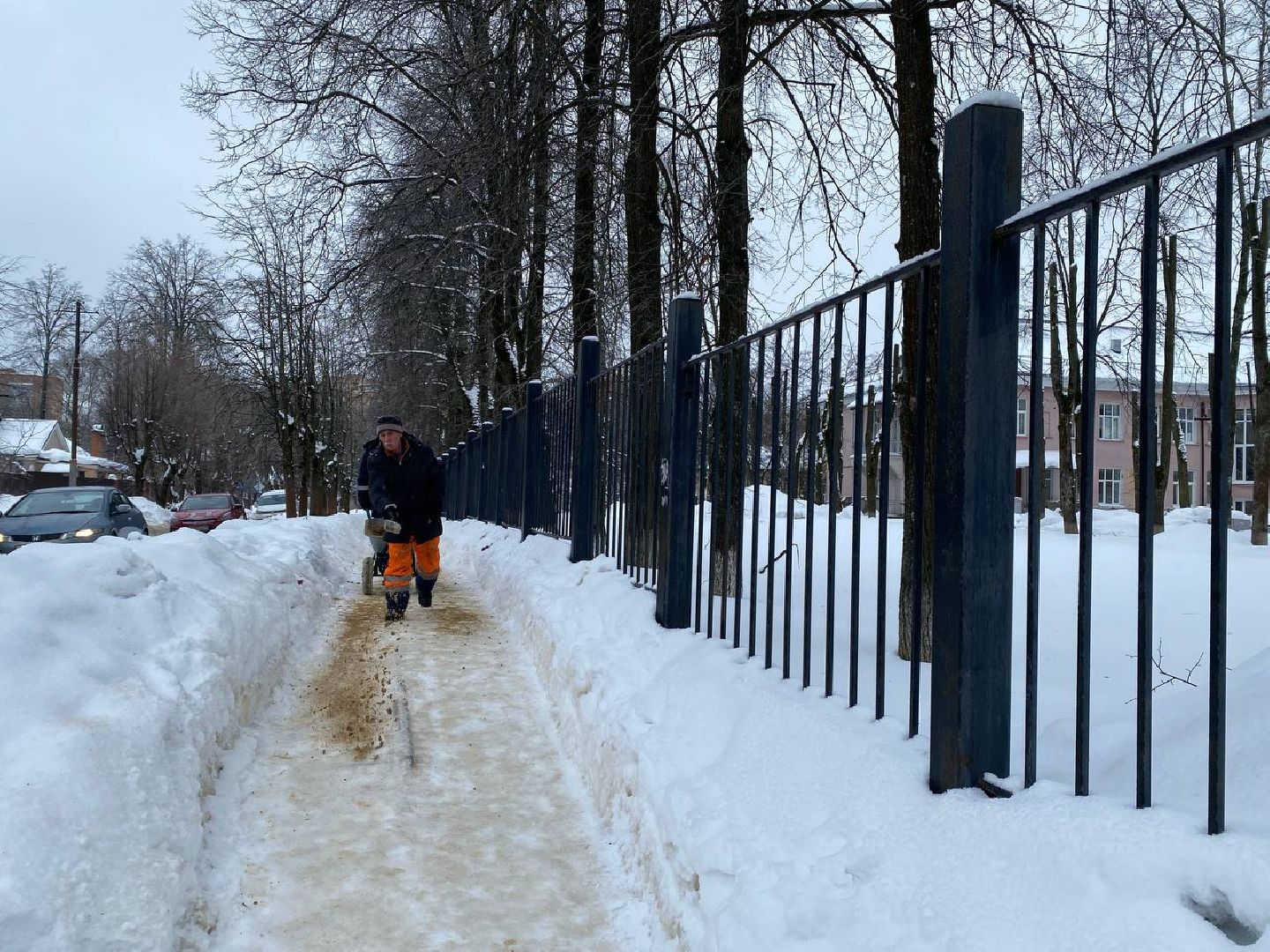 чехов, благоустройсво, ледяной дождь, коммунальные службы, тротуар, пешеходные зоны,