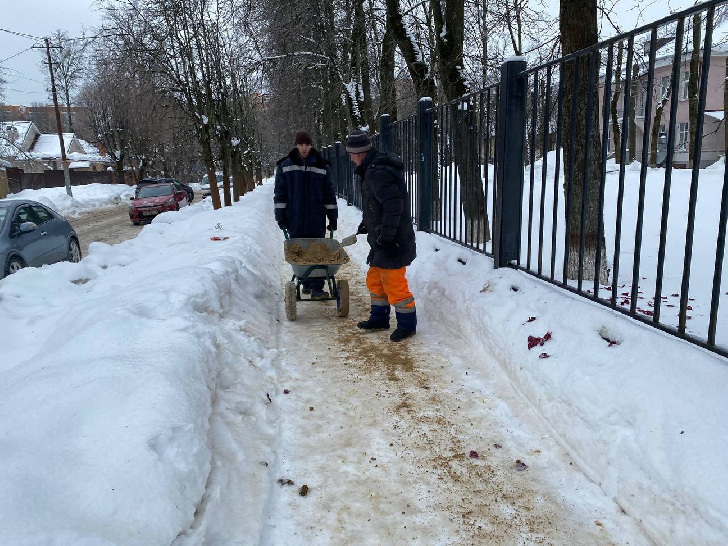 чехов, благоустройсво, ледяной дождь, коммунальные службы, тротуар, пешеходные зоны,