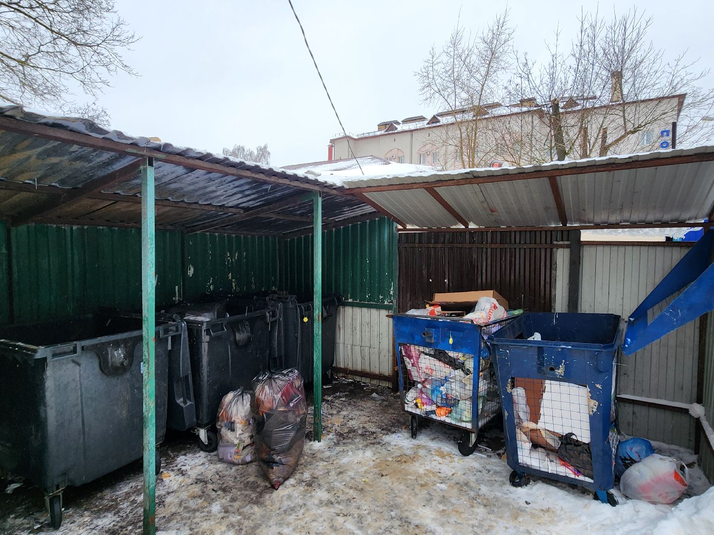 дорожные знаки, контейнерные площадки,