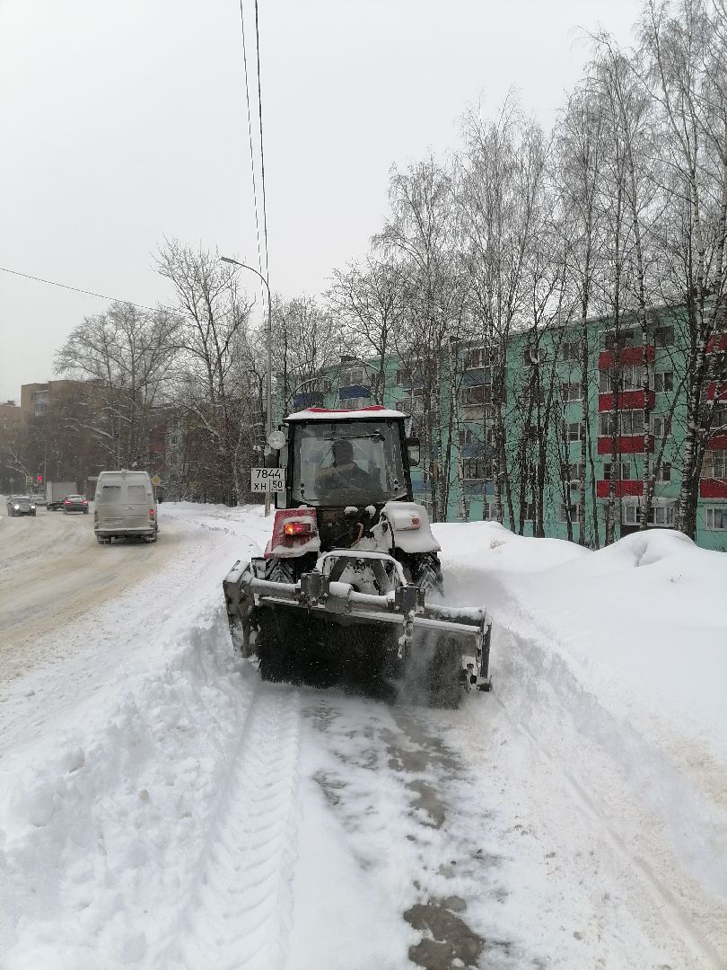 снег и наледь, лобня, уборка дворов,