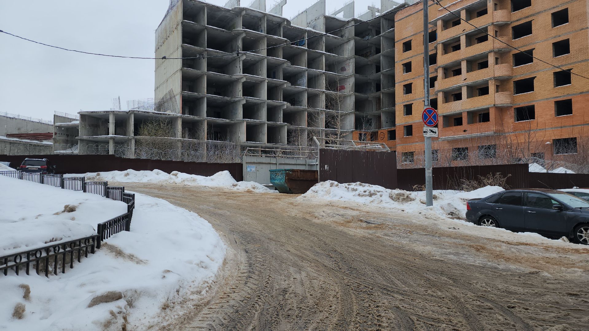 дорожные знаки, контейнерные площадки, двор, серпухов, улица чернышевского,