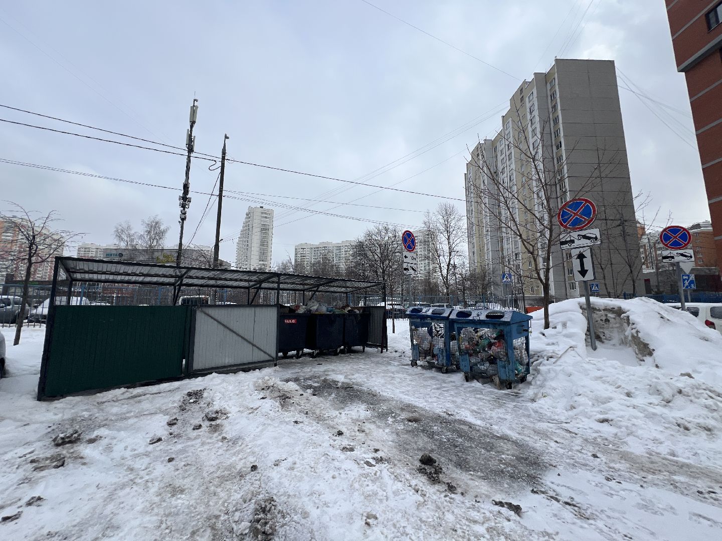 химки, дорожные знаки, дорожные знаки во дворах, благоустройство, контейнерные площадки, мусорные площадки,