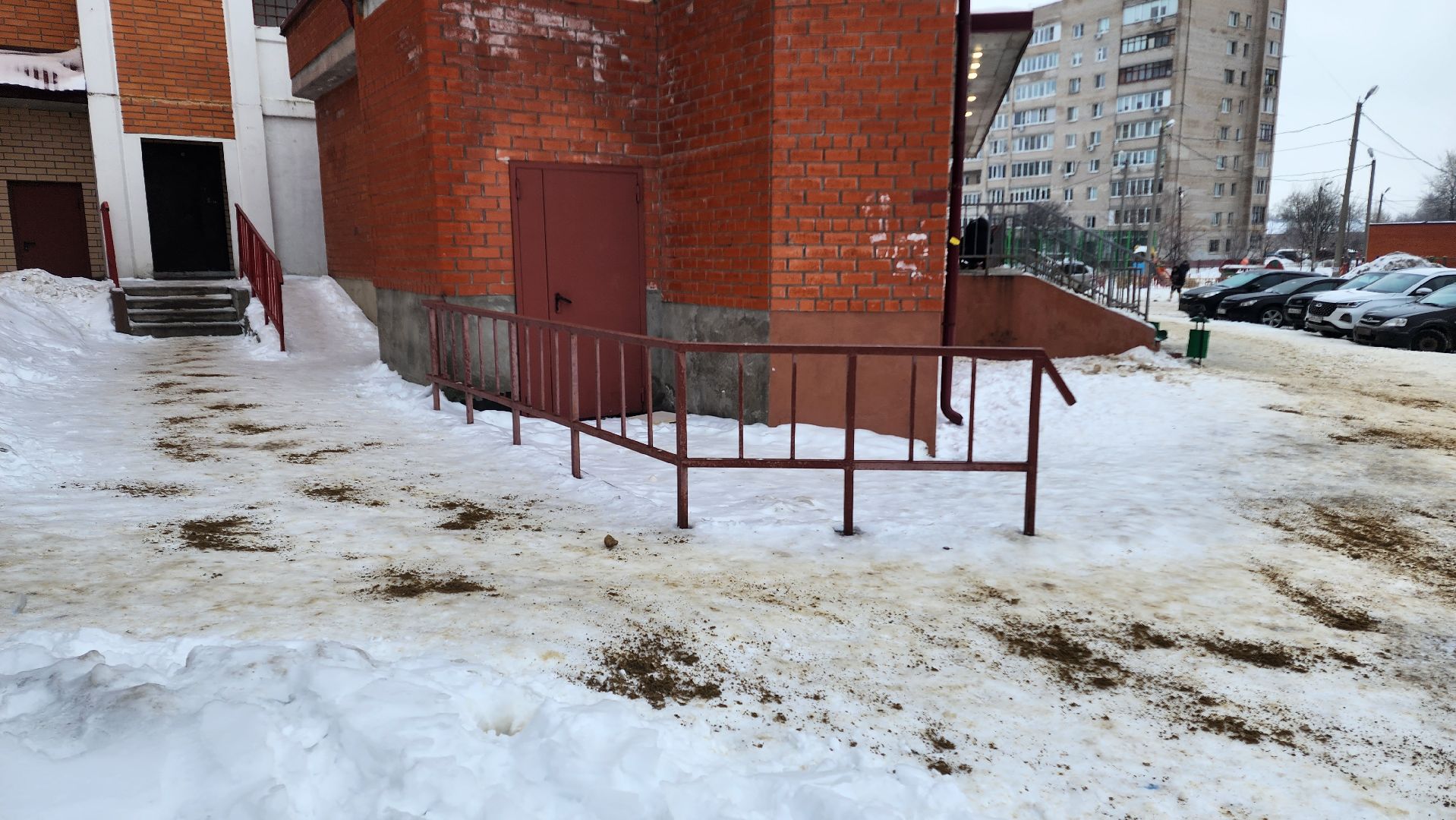 домодедово, Гололедица, обработка дорог, подмосковье, Двор, асфальт, комунальная техника, Коммунальная служба, Дорожная служба, Управляющая компания,