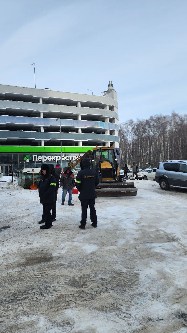 ГУСТ МО, Домодедово, Подмосковье, Запаркованность, Дорожные знаки, Запрещающие знаки, Остановка запрещена, Контейнерная площадка, Вывоз мусора, Дорожная служба, Эвакуация машин, ГИБДД, Штраф, Парковка, Парковка запрещена,