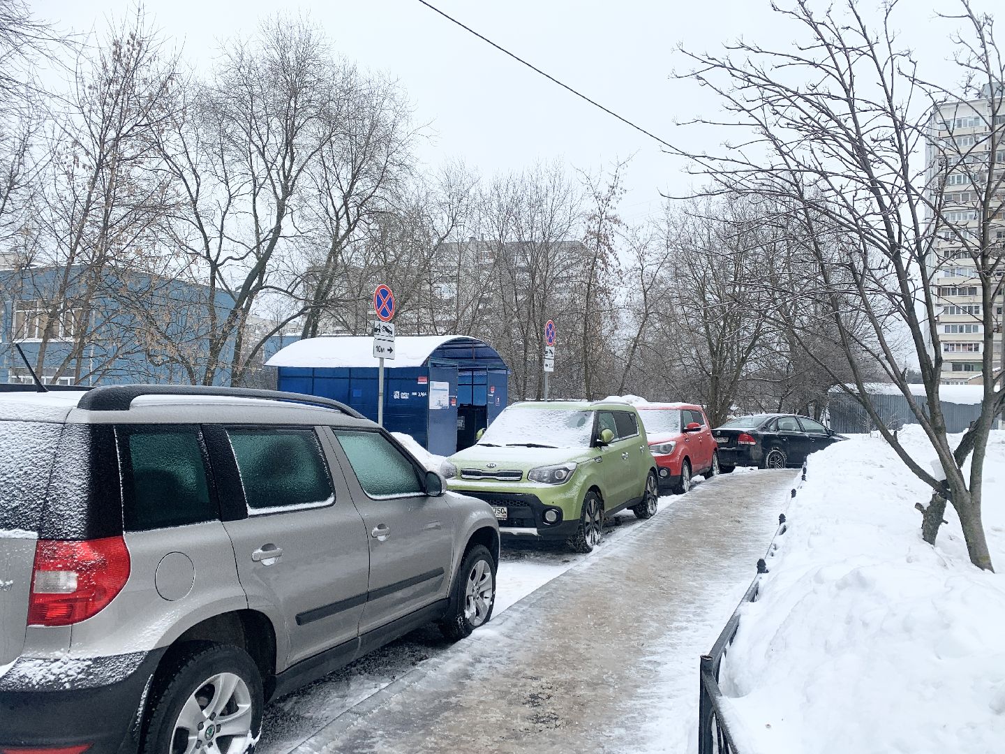 Балашиха, Подмосковье, дорожные знаки во дворах, контейнерные площадки, знаки запрета парковки,