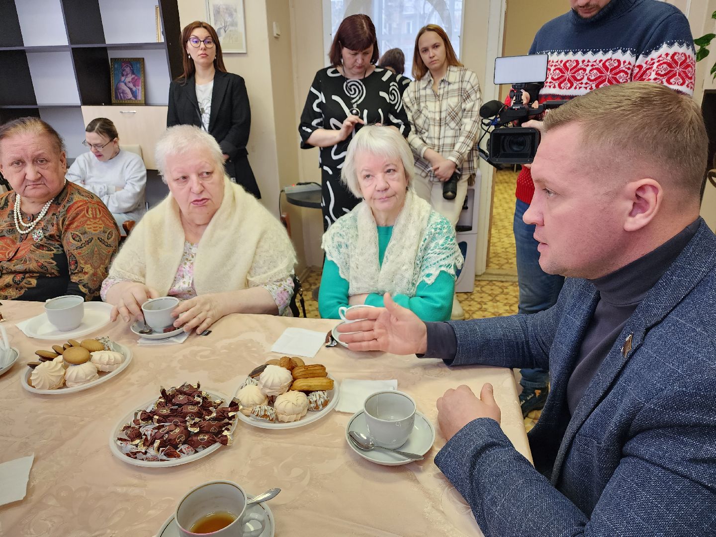 пушкино, депутат, встреча с жителями, жкх, вопросы жителей, решение проблем, старшее поколение,