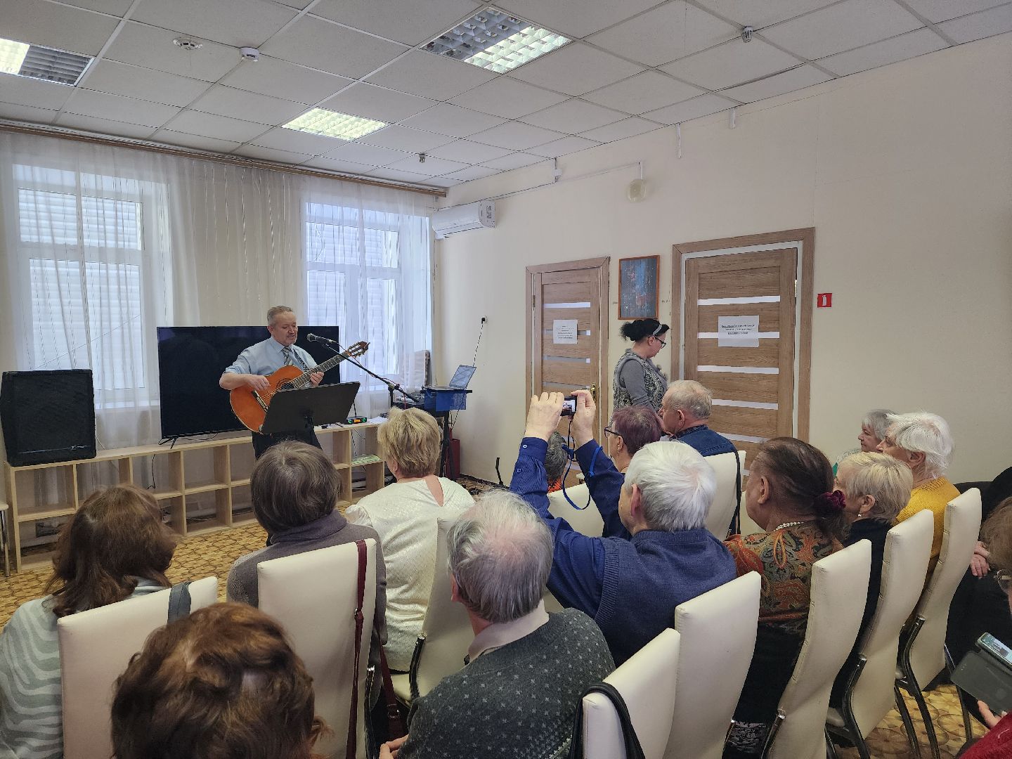 пушкино, концерт, старшее поколение, активное долголетие, поэт, авторское творчество,